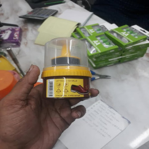 Liquid Shoe Polish Bottle with a Sponge Applicator 50ml